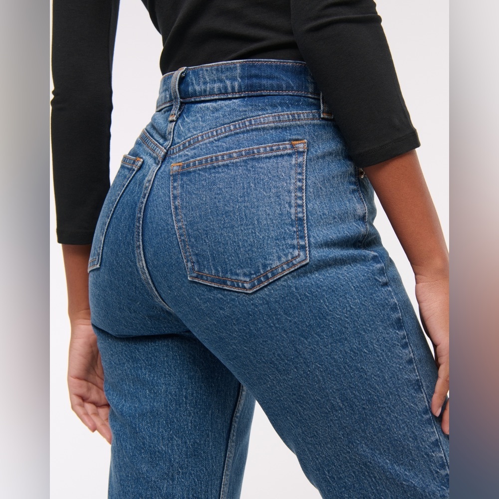 Abercrombie & Fitch Curve Love Mid Rise 90’s Straight Jean 25/0 NWT